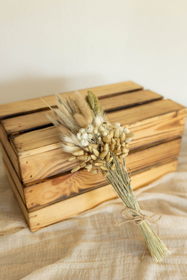 Kleiner Trockenblumenstrauß in Beige